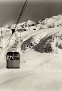 L'Histoire Fascinante de l'Alpe d'Huez : Des Mines Médiévales à la Station Mythique